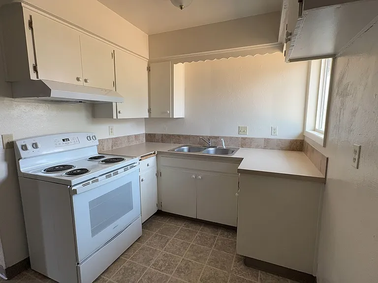 1061 Ring St NE — Photo 7
