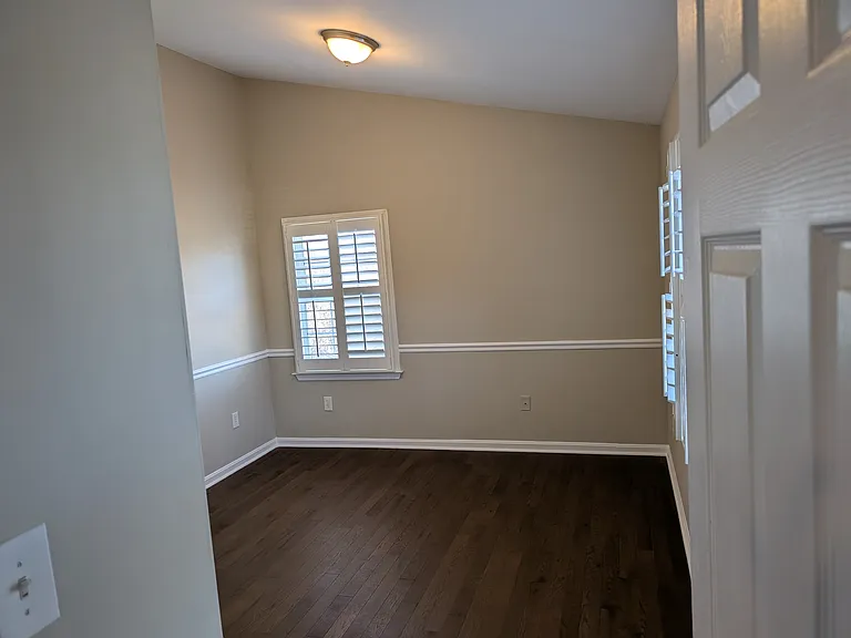 16004 Kings Mountain Rd — Photo 23