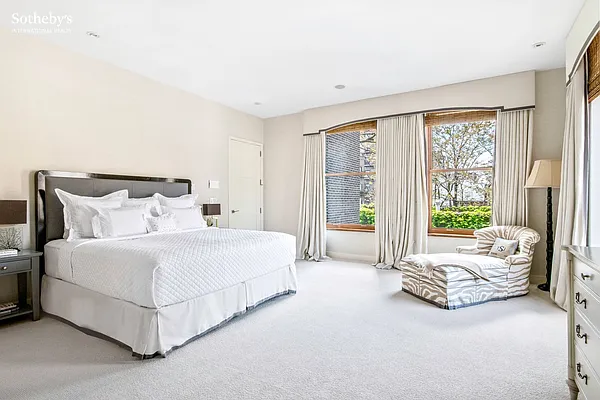 Sold by Sotheby's International Realty | media 7