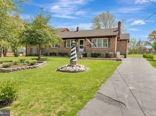 3 Lyric Dr, Newark, DE 19702