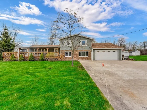 2839 Whitehaven Rd, Grand Island, NY 14072