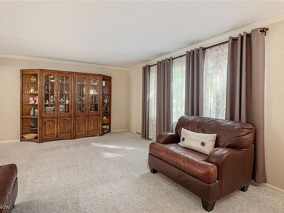 4th image of 1660 Mozart Dr