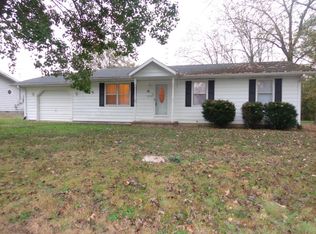 2402 Jones St, Eldorado, IL 62930