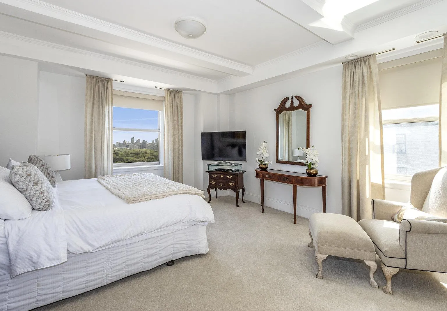 160 Central Park South — Photo 4