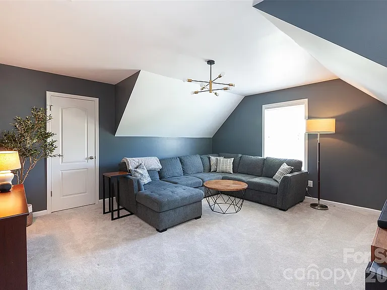 2304 Coltsgate Rd — Photo 13