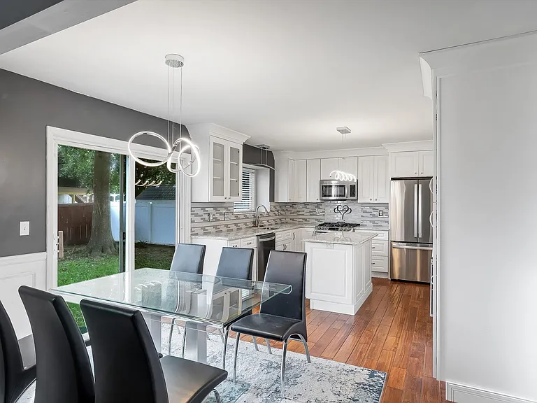 1203 Ashford Place Dr — Photo 4