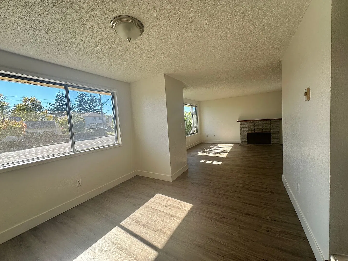 477 NW Walnut Blvd — Photo 4