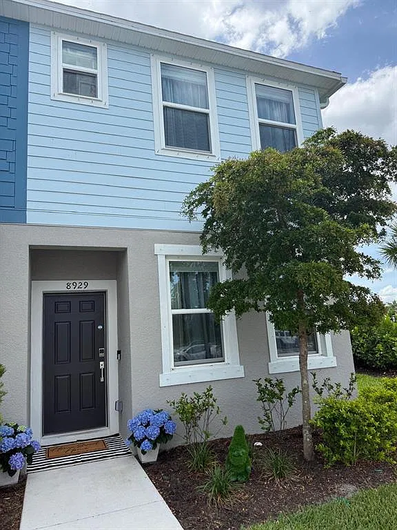 2 bed, 2.5 bath, 1222 sqft, $2,400 — Photo 1