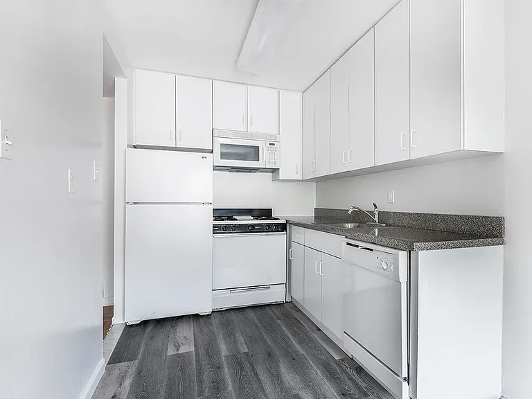 75-23 113th St #3E — Photo 5