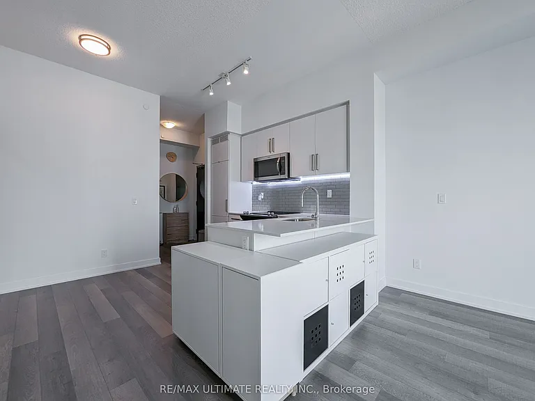 5180 Yonge St #1412 — Photo 12