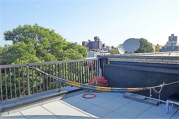 Rented by Cyberapts Management | media 10