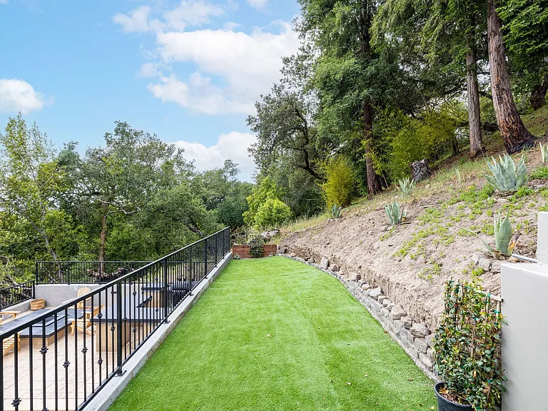 713 Wikiup Dr — Photo 32