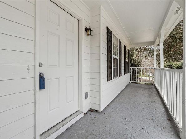 2205 Dresden Grn NW, Kennesaw, GA 30144