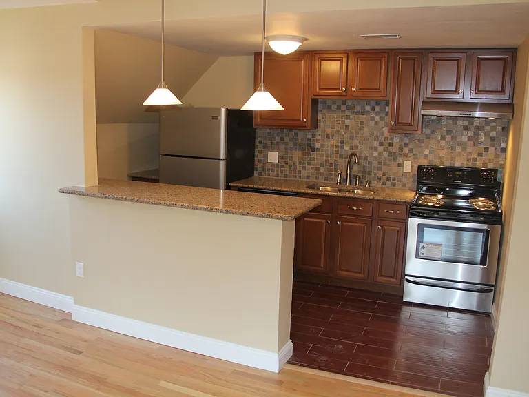 5825 Bartlett — Photo 11