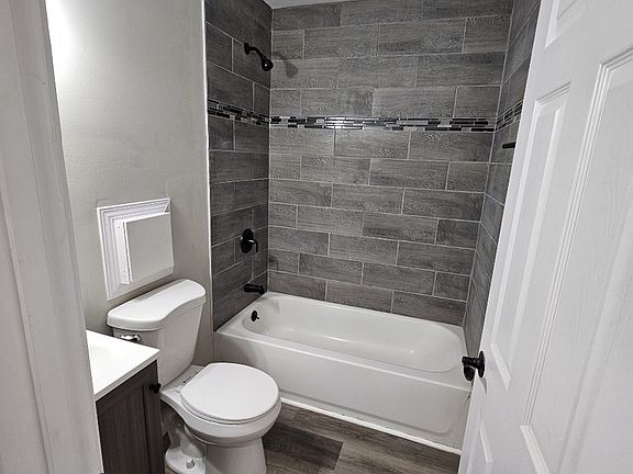 2nd image of 9852 Lorna Ln