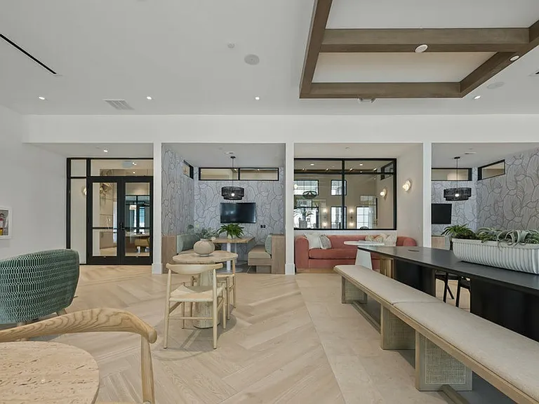 Marlowe Gateway — Photo 9