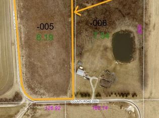 2102 Whetstone Rd, Charleston, IL 61920