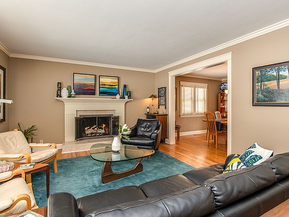 3rd image of 2900 Hall St SE