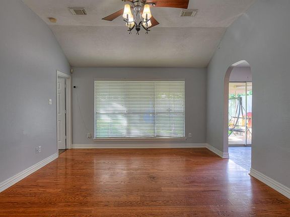 4th image of 21115 Royal Villa Dr