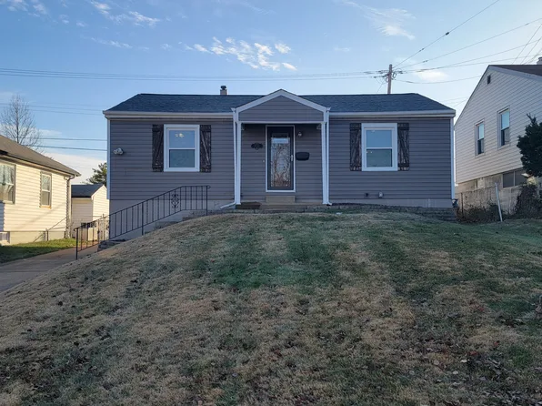 9532 Upland Dr, Saint Louis, MO 63123