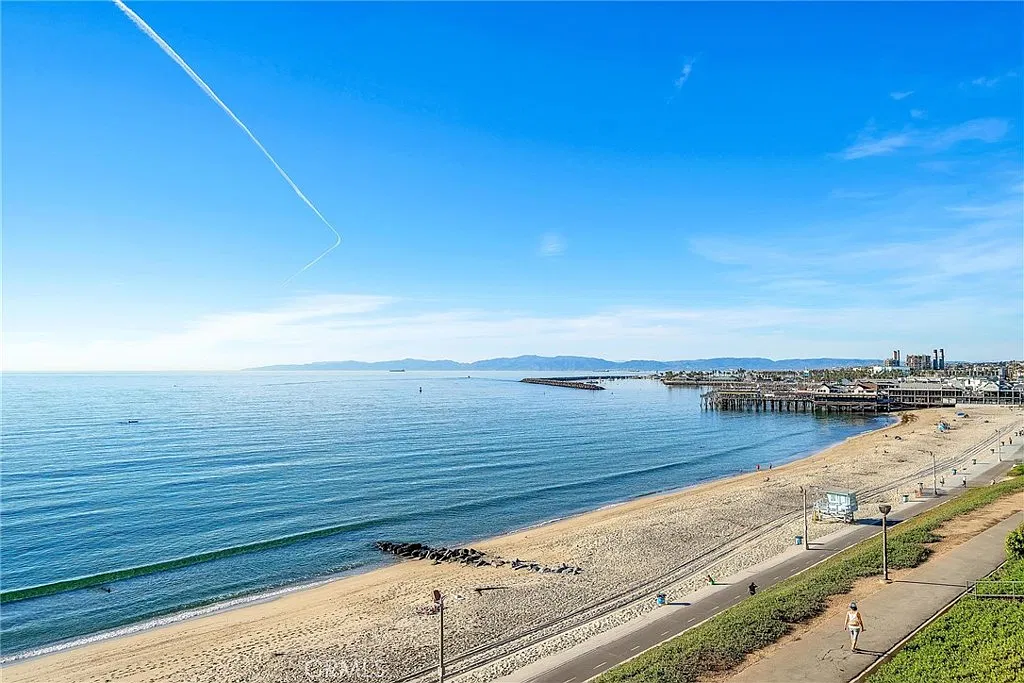 1 bed, 1.5 bath, 727 sqft, $4,500 — Photo 1