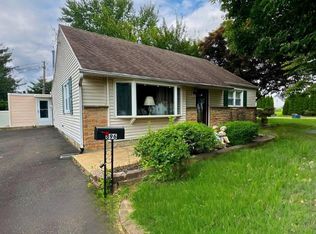 896 Morefield Rd, Philadelphia, PA 19115