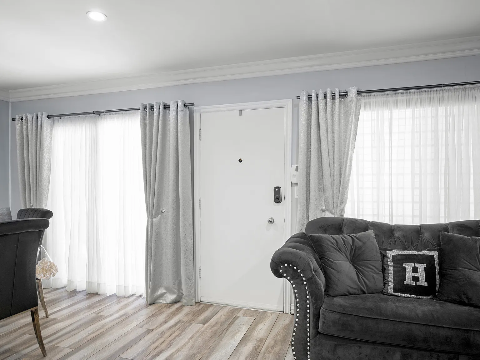 1 bed, 884 sqft, $2,800 — Photo 4