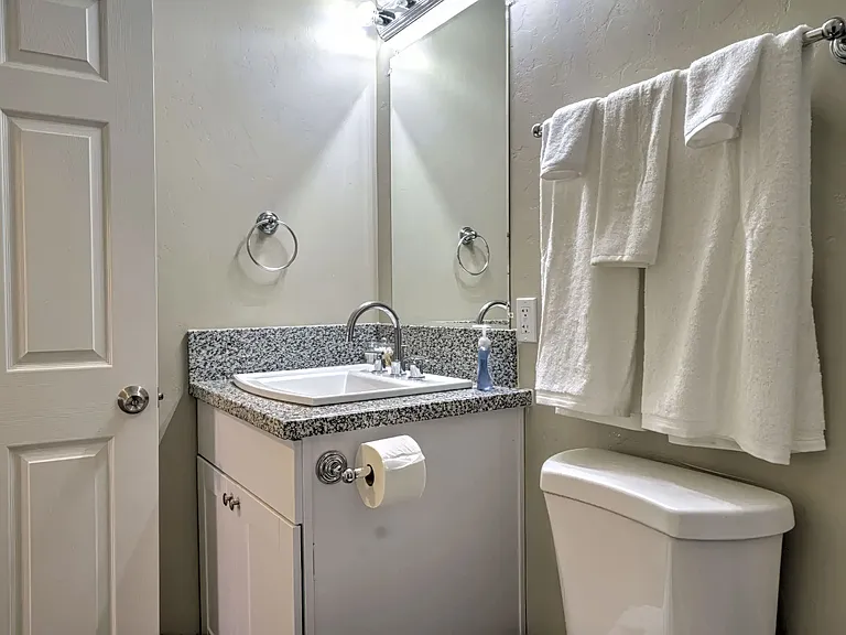 5025 E Lee St #1 — Photo 39
