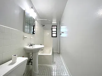 Rented by R New York