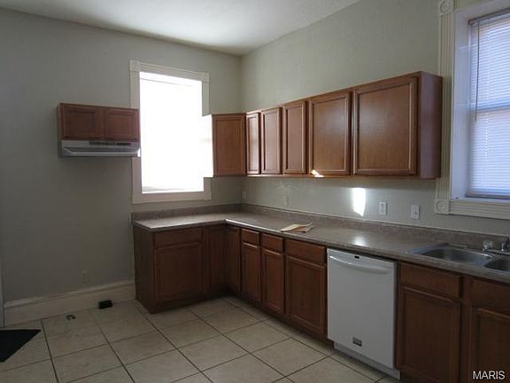 4th image of 3701-3703 Illinois Ave