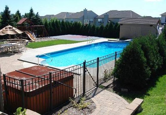 4th image of 1324 Karen Dr