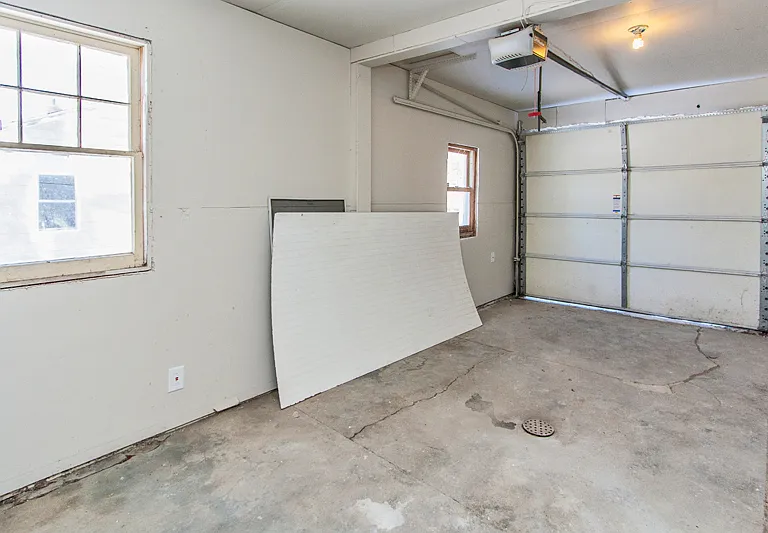 902 Titus Ave — Photo 20