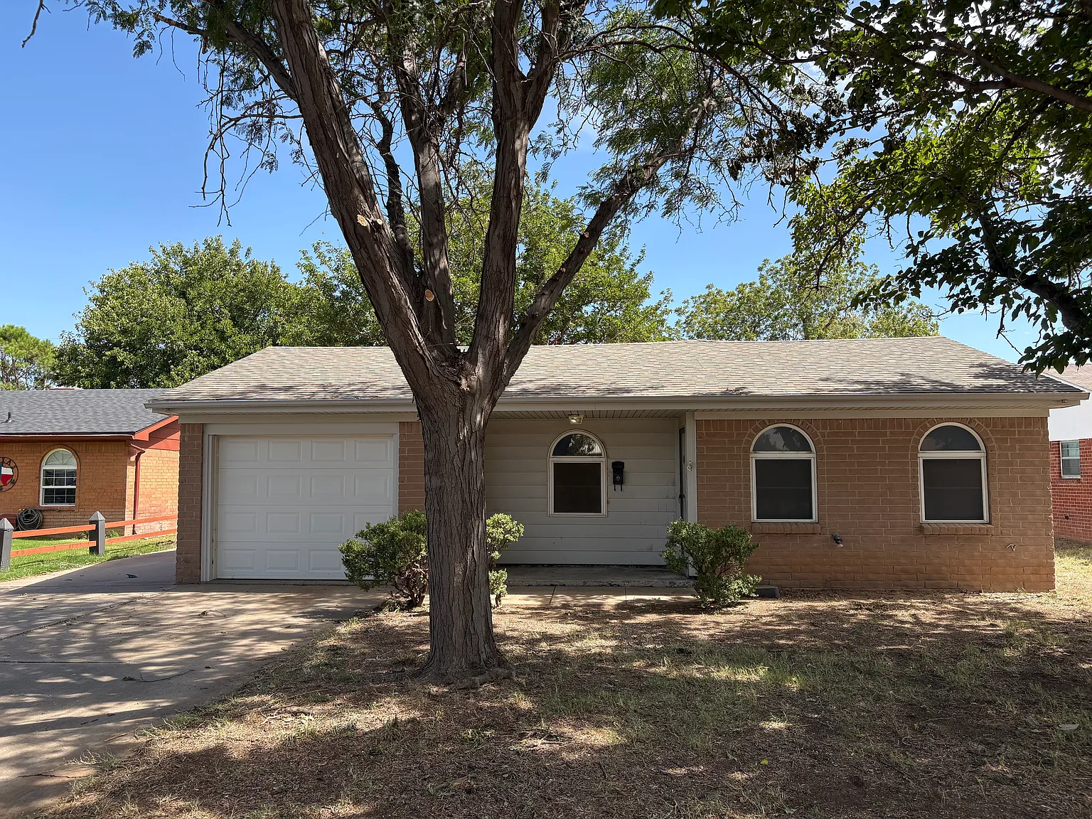 3 bed, 1152 sqft, $1,600 — Photo 1