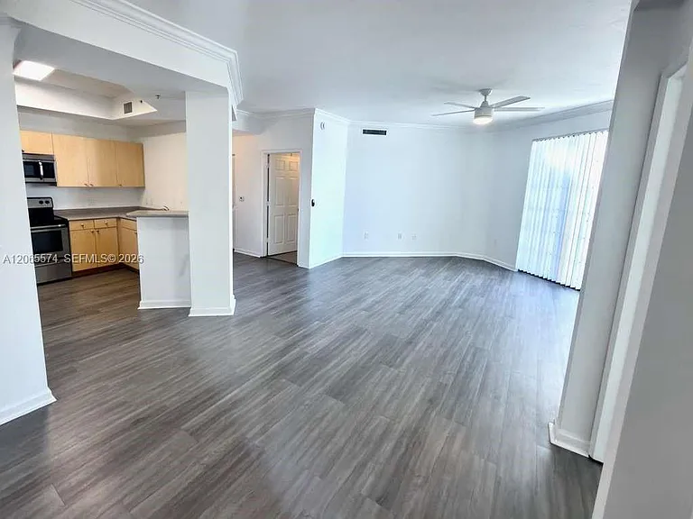 1919 Van Buren St #818A — Photo 9