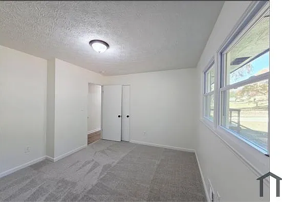 110 Amanda Ct — Photo 12