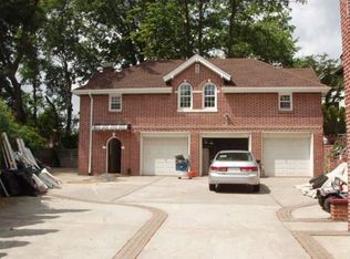 8304 Beverly Rd, Kew Gardens, NY 11415