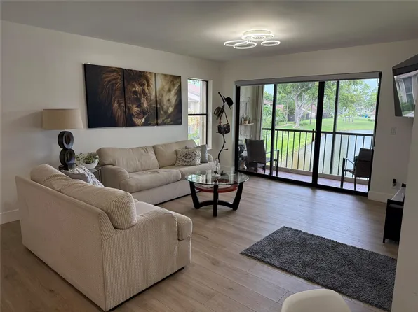 714 Sunny Pine Way #F2, Greenacres, FL 33415