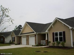 212 Kestrel Ct, New Bern, NC 28560