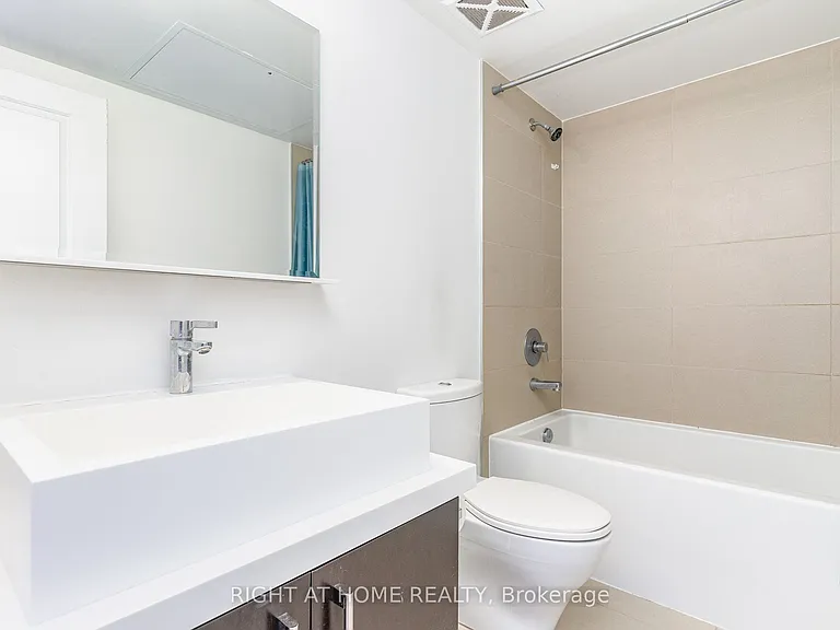 1080 Bay St #3308 — Photo 9