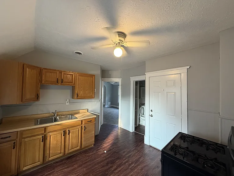 4218 Denison Ave — Photo 12