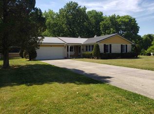 11651 N Grandview Dr, Syracuse, IN 46567