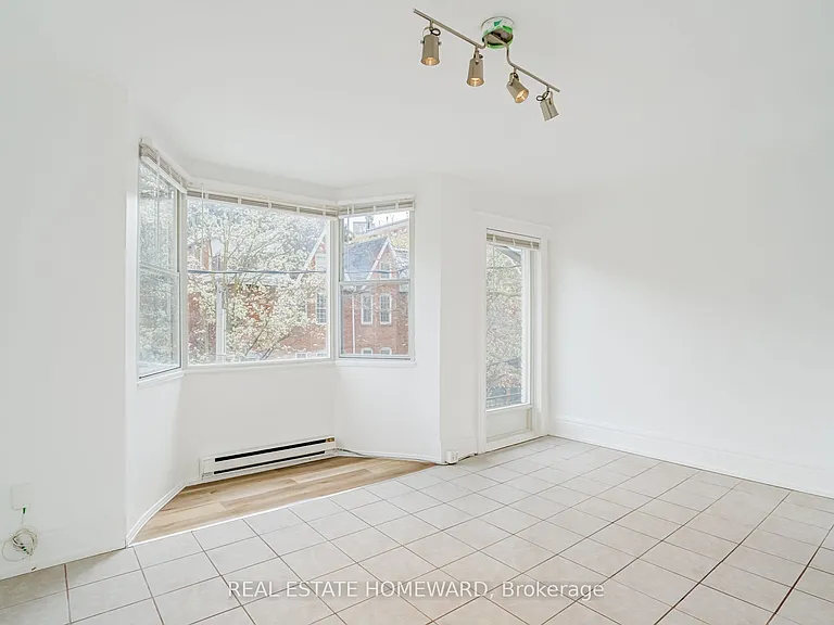 208 Ontario St #UPPER — Photo 12