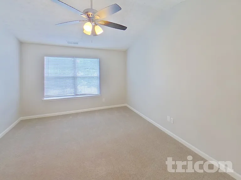 872 Woodside Dr — Photo 6