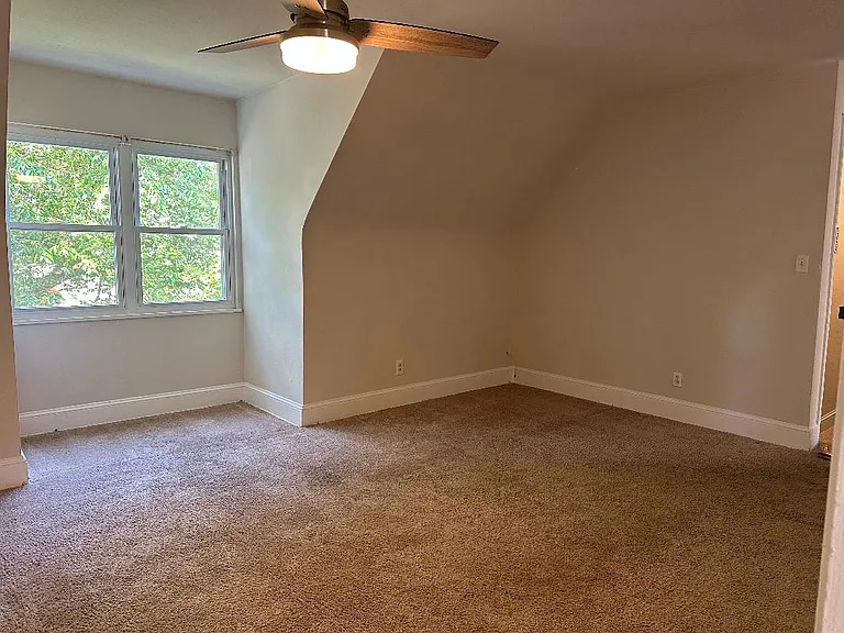 218 Granby Park #B — Photo 19