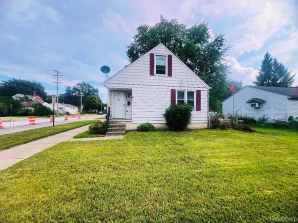 17750 E Twelve Mile Rd, Roseville, MI 48066