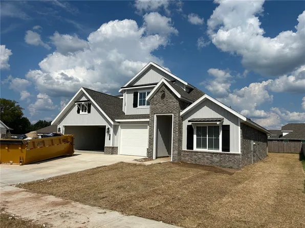 641 S Baggett St, Prairie Grove, AR 72753