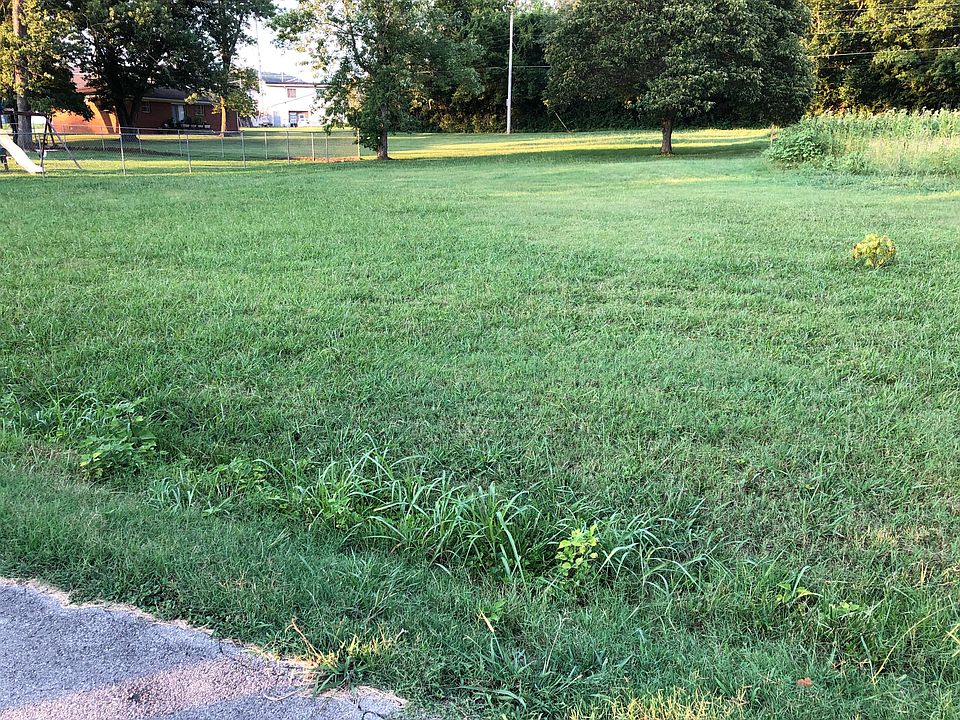 2nd image of 1126 King Rd