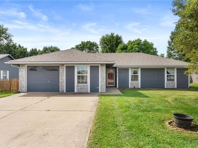 1213 Dean Dr, Grain Valley, MO, 64029