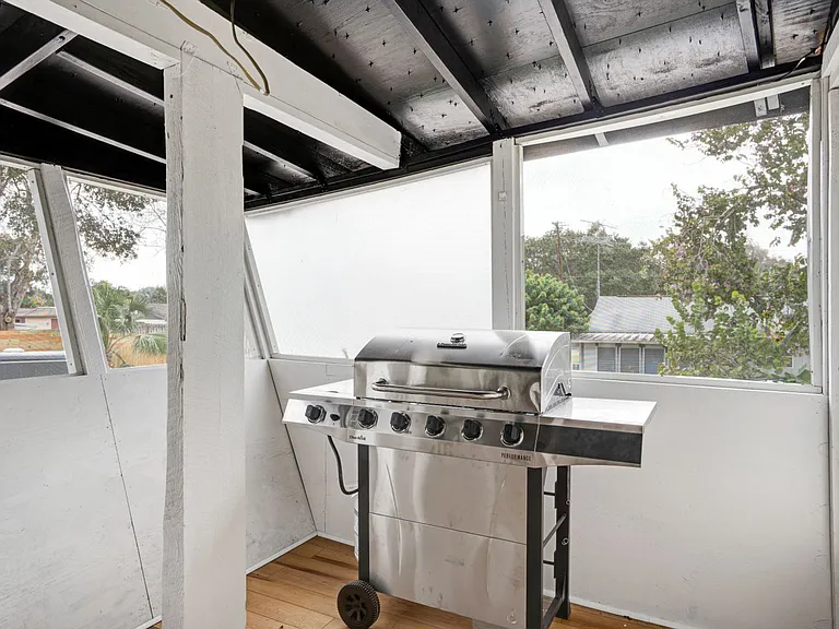 4705 Hollingsworth Ave — Photo 72