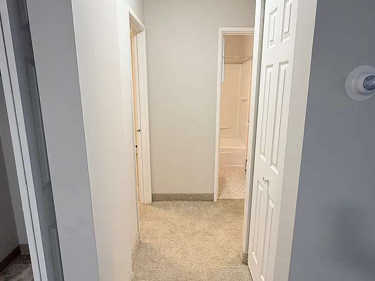 Pine Tree Park Apartments — Photo 16